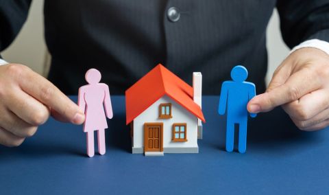 How Are Financial Settlements Decided in Divorce?